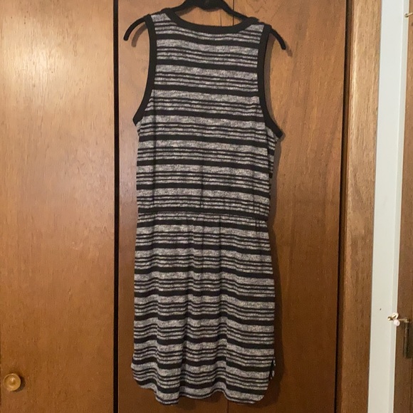 Banana Republic Sporty Dress - Picture 8 of 8